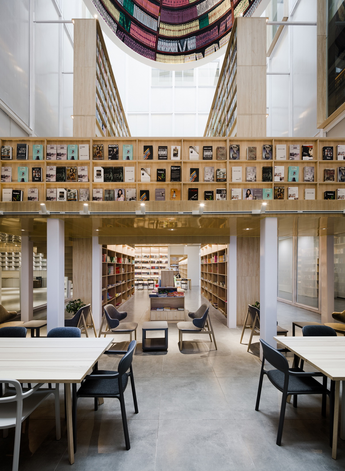 32 书店阅读区 Reading area©Peter Dixie（英），洛唐建筑摄影_调整大小.jpg