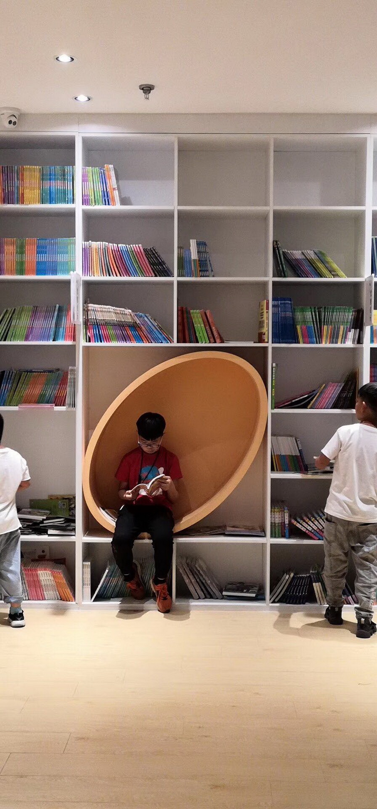 41 运营后的儿童图书空间 Children's area in use©y.ad studio_调整大小.jpg